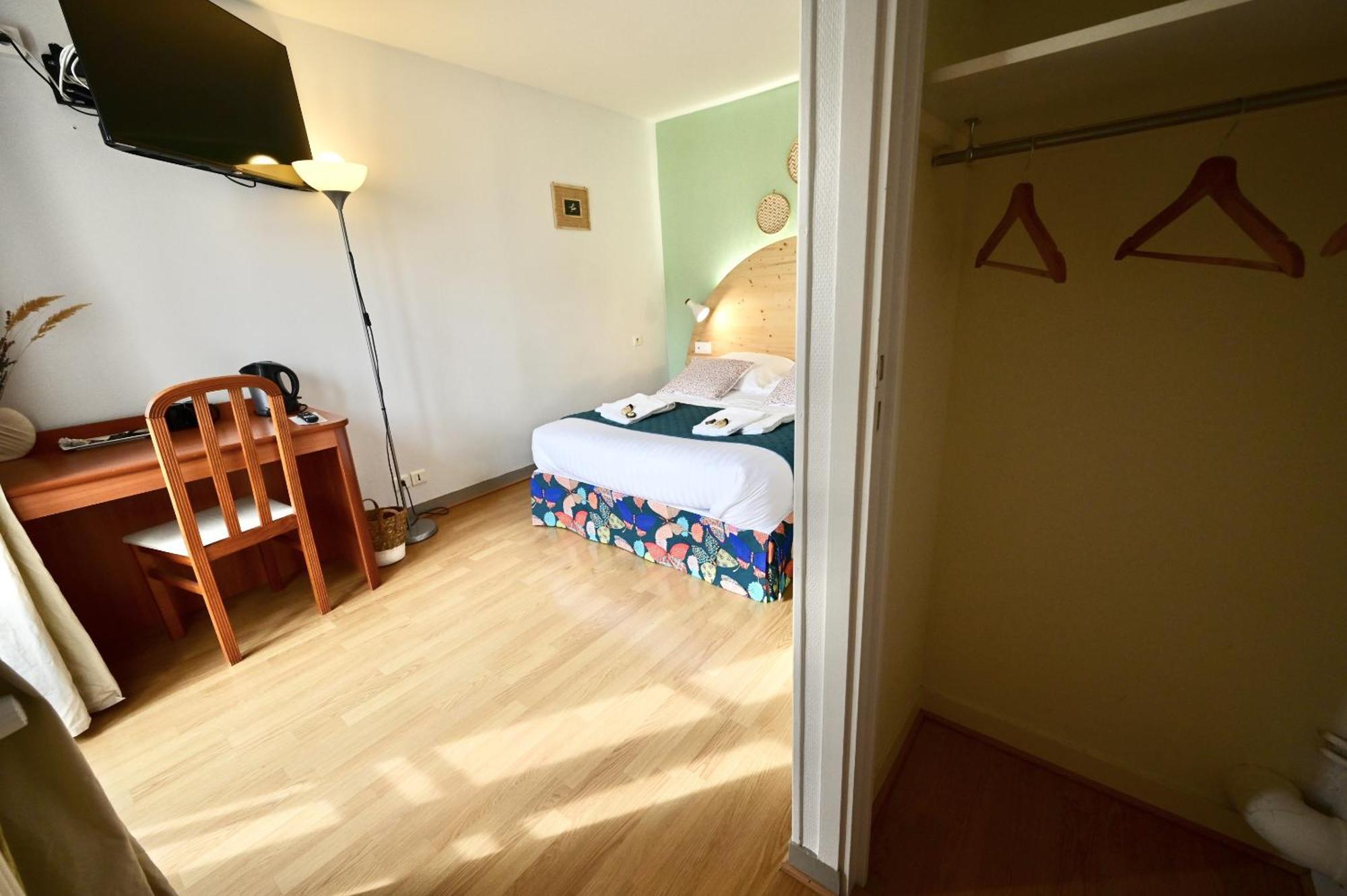 Hotel La Cuisine Des Lulus Montainville  Habitación foto