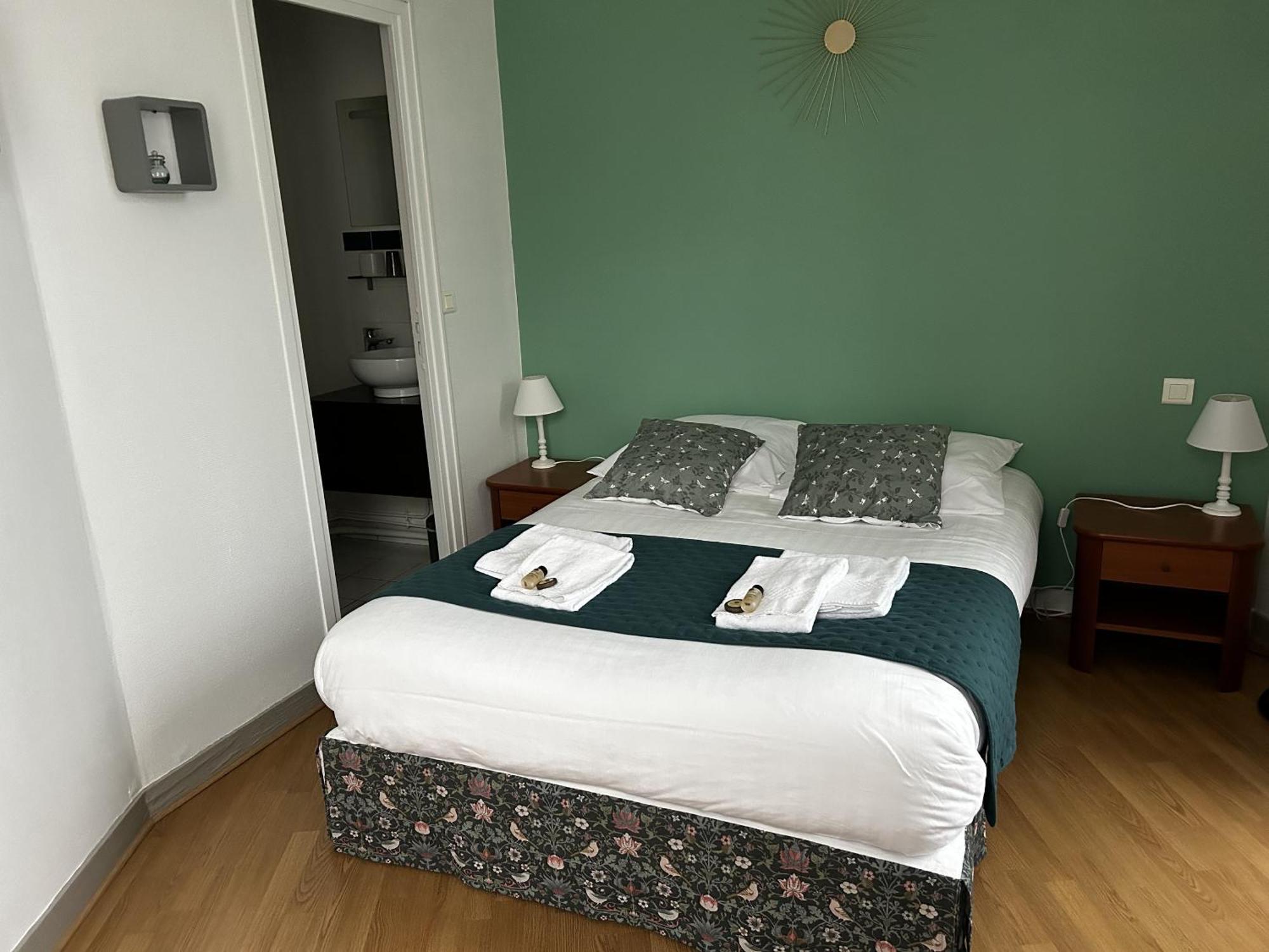 Hotel La Cuisine Des Lulus Montainville  Habitación foto